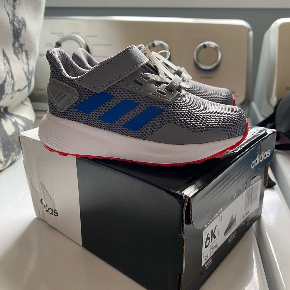 Adidas Duramo 9 Sneaker size 6 boys